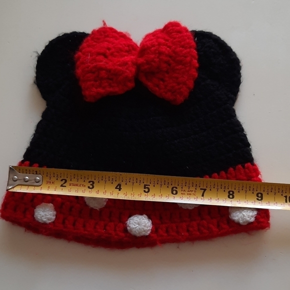 Disney Minnie Mouse handknitted beanie hat - Picture 2 of 4